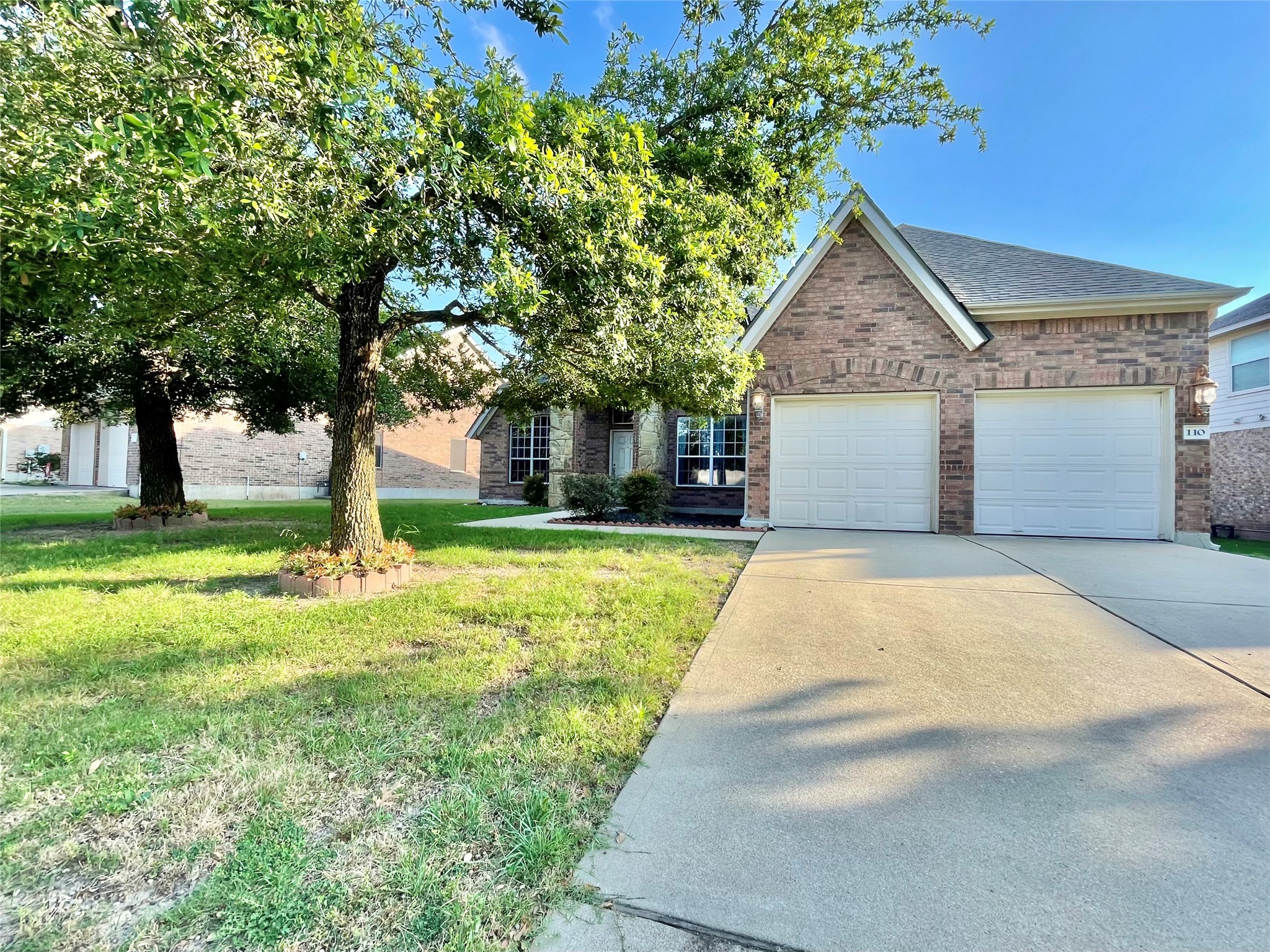 110 Nick Price Loop Round Rock, TX 78664 - Photo 2 of 40