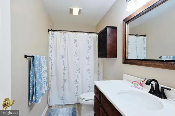 a view of a workspace with furniture