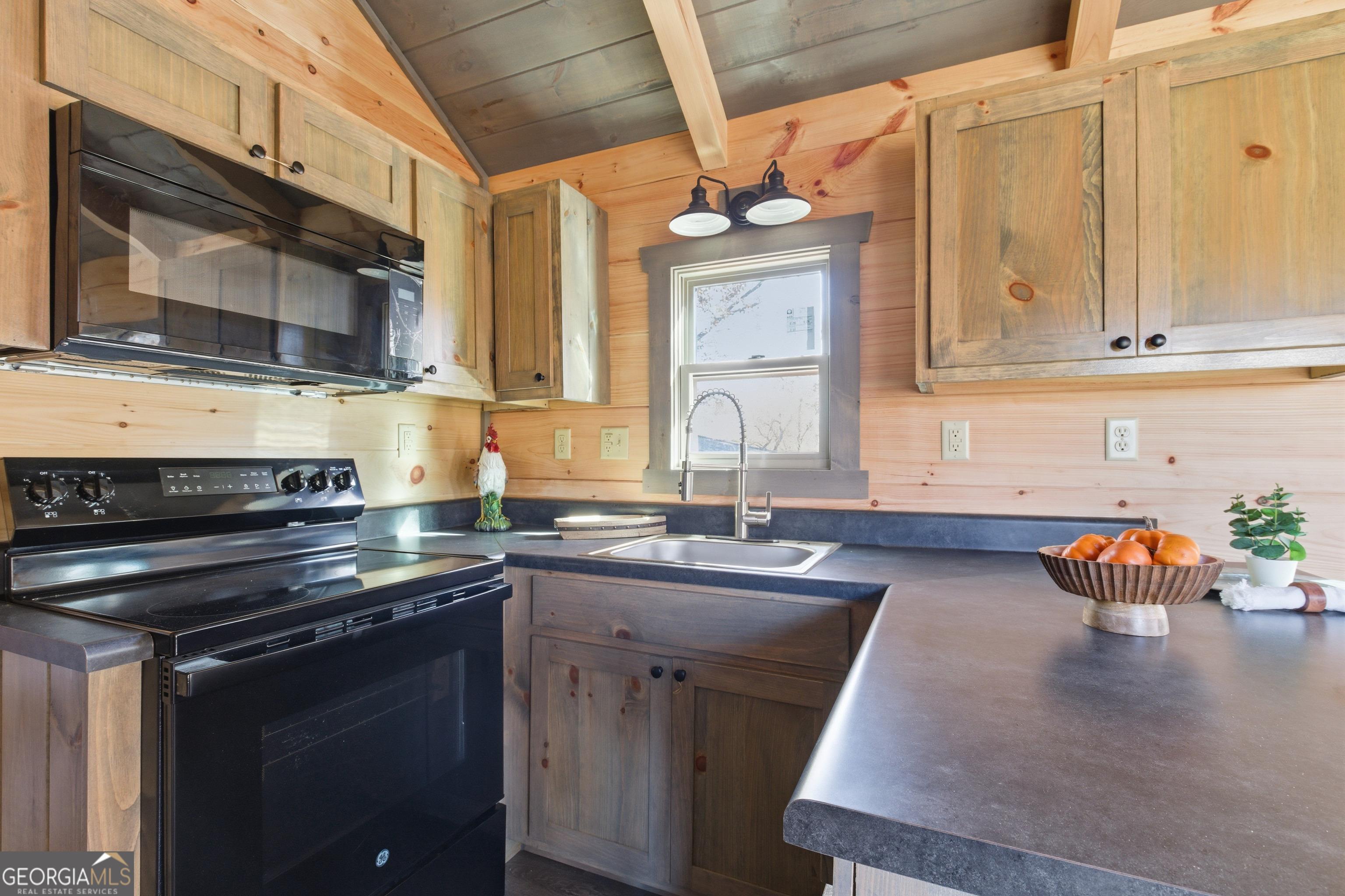 527 Saunders Road, Unit 19 Franklin, NC 28734 - Photo 10 of 17