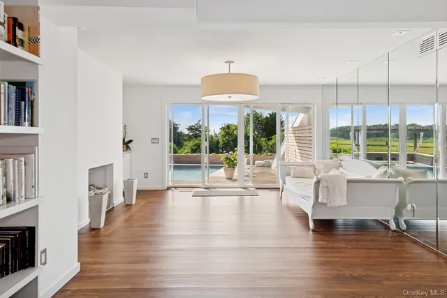 $275,000 | 30 Tanners Neck Lane, Westhampton, NY 11977