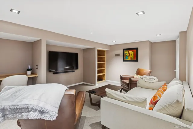 $275,000 | 30 Tanners Neck Lane, Westhampton, NY 11977