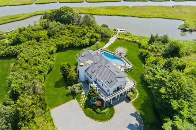 $275,000 | 30 Tanners Neck Lane, Westhampton, NY 11977