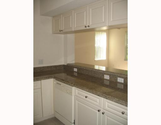 6832 West Sample Road, Unit B 29 Coral Springs, FL 33067 - Photo 4 of 15 Kitchen