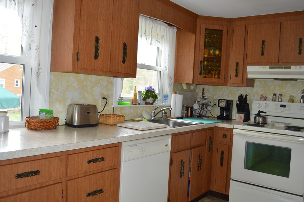 215 Pratts Mill Road Sudbury, MA 01776 - Photo 5 of 18