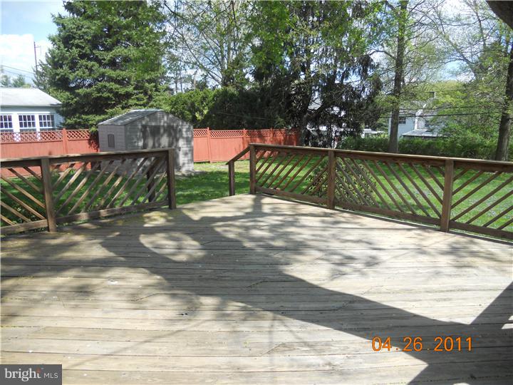 104 Lyster Road Oreland, PA 19075 - Photo 2 of 12 Deck