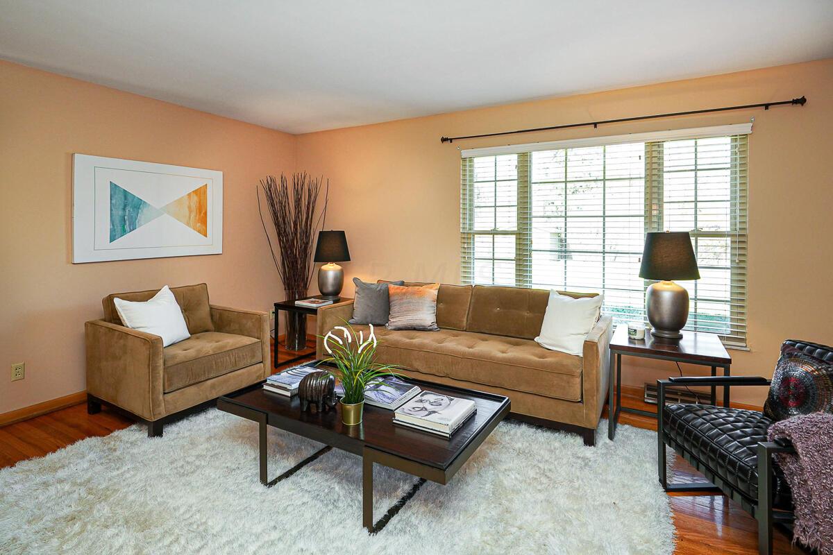 1518 Fishinger Road Columbus, OH 43221 - Photo 8 of 41 livng room 1