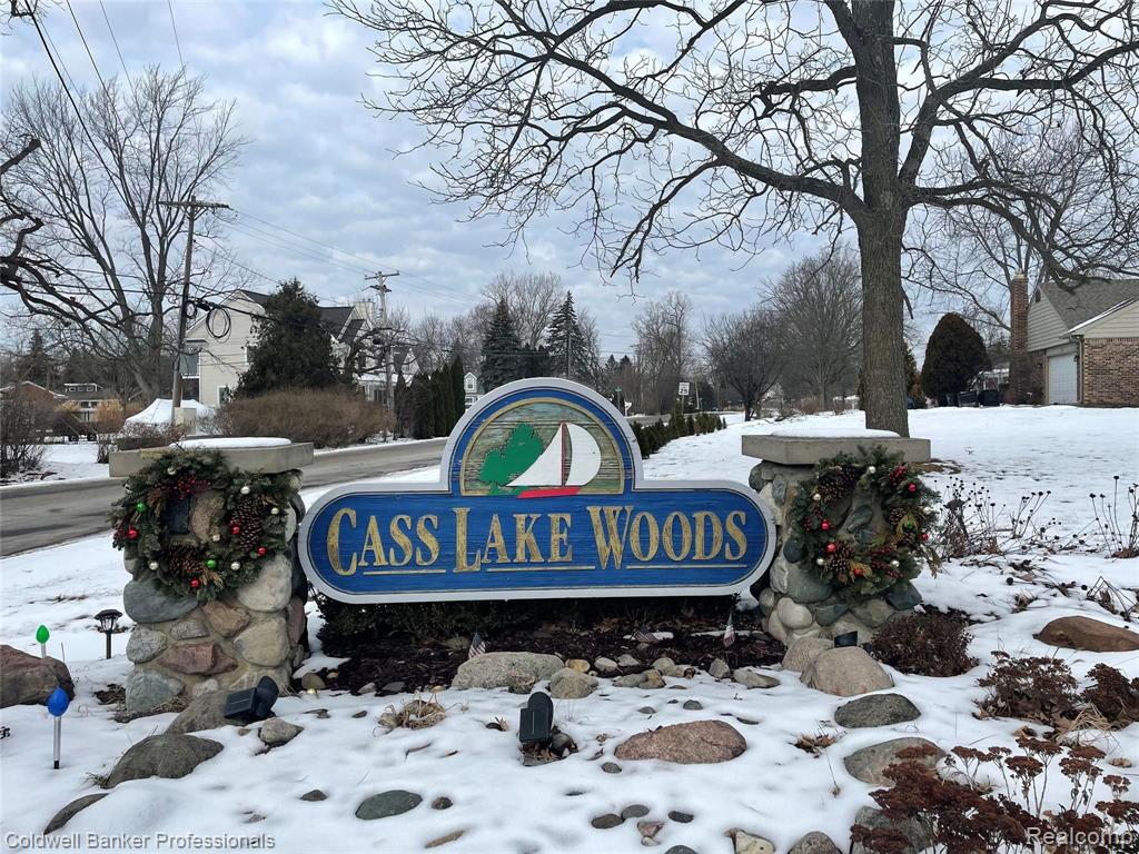 5050 Commerce Road West Bloomfield, MI 48324 - Photo 41 of 43