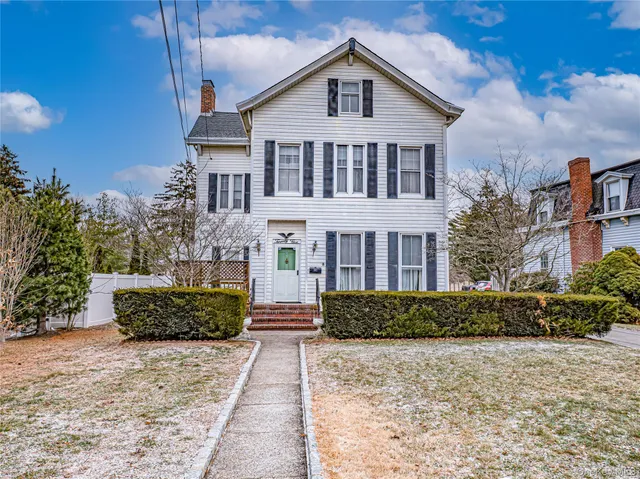 $999,000 | 25 Shore Lane, Bay Shore, NY 11706