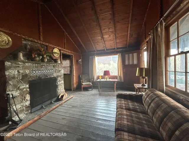 $209,900 | 136 North Lake Avenue, Pinedale, WY 82941