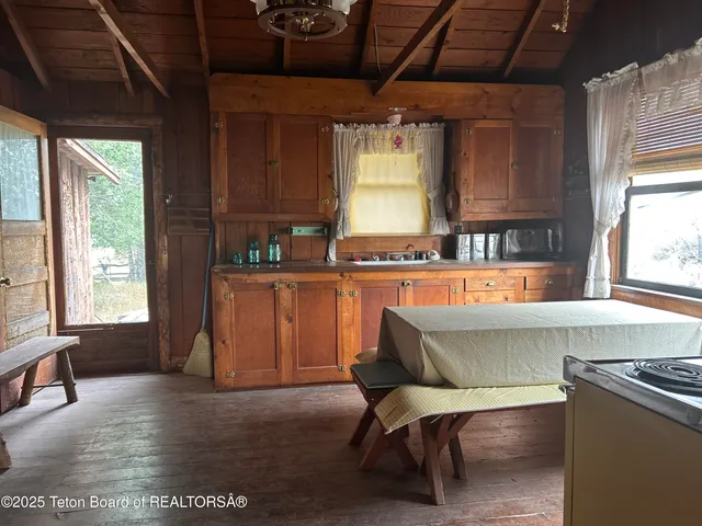 $209,900 | 136 North Lake Avenue, Pinedale, WY 82941