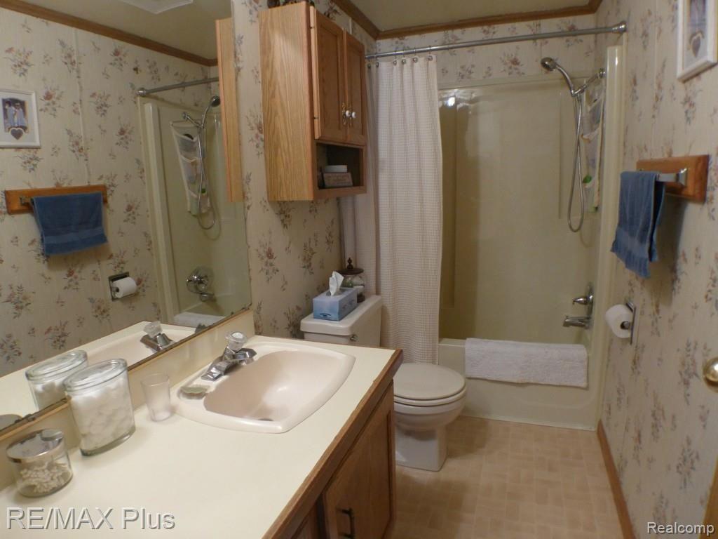 1754 Mertz Road Caro, MI 48723 - Photo 11 of 26 P1010439.jpg