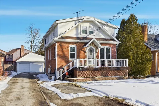 $550,000 | 1643 Harding Road, Northfield, IL 60093