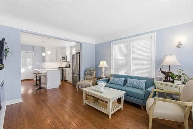 $550,000 | 1643 Harding Road, Northfield, IL 60093