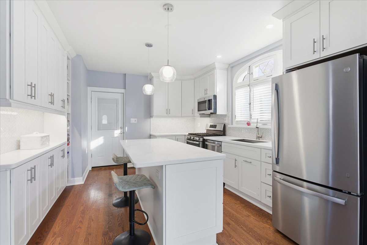 1643 Harding Road Northfield, IL 60093 - Photo 4 of 22