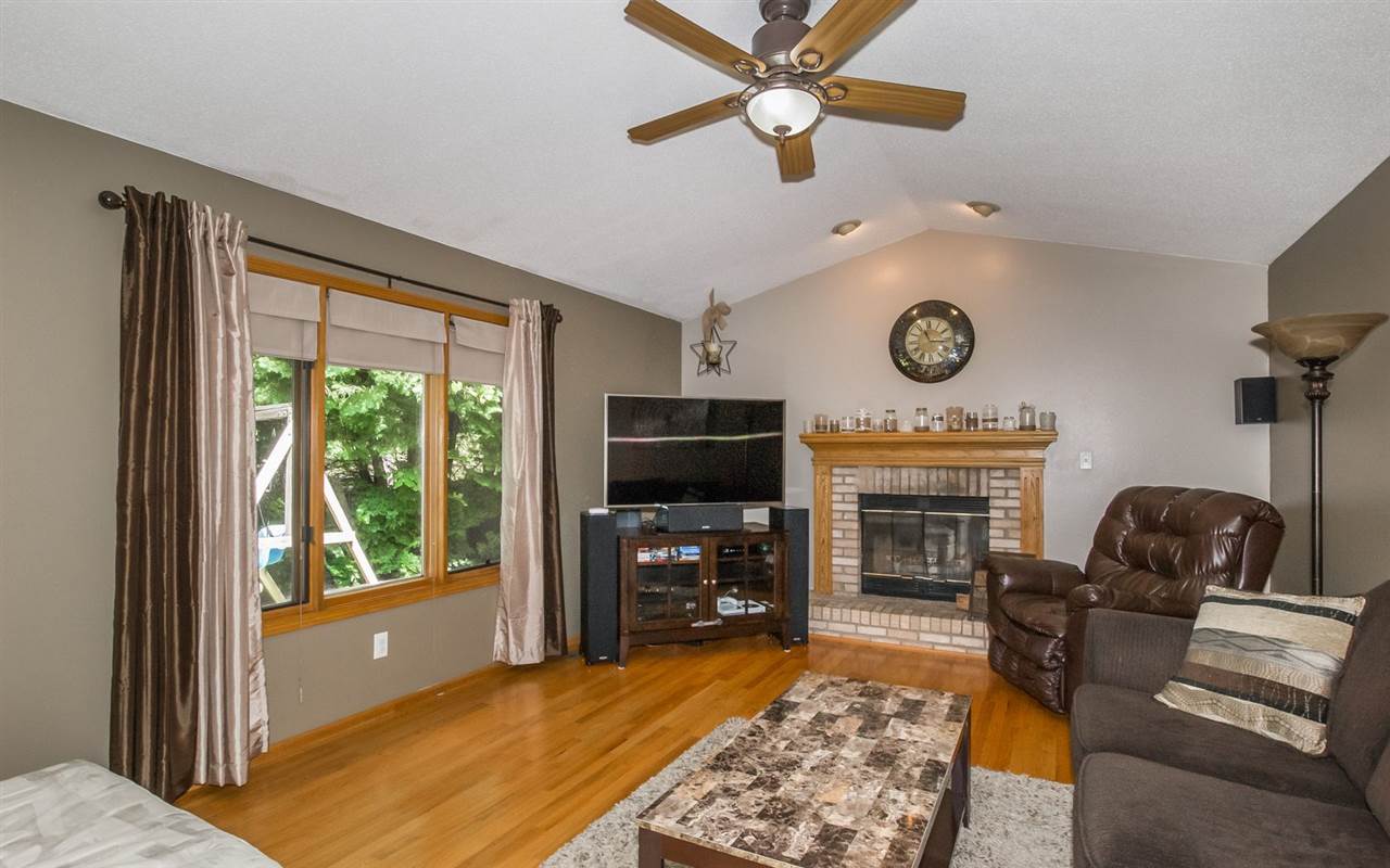 3929 Riverside Drive Northeast Cedar Rapids, IA 52411 - Photo 8 of 25 Gallery Image 8