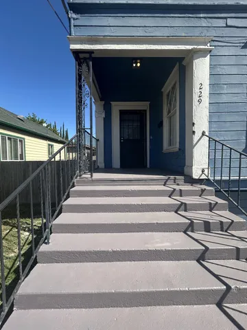 $450,000 | 227 West Flora Street, Stockton, CA 95203