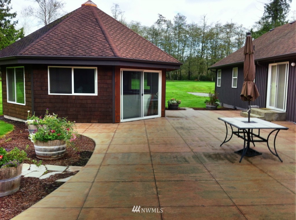 17421 Allen Road Bow, WA 98232 - Photo 3 of 22 Gallery Image 3