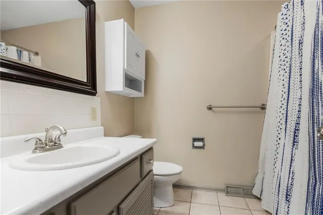 $289,000 | 504 Brookridge Drive, Harrisonville, MO 64701