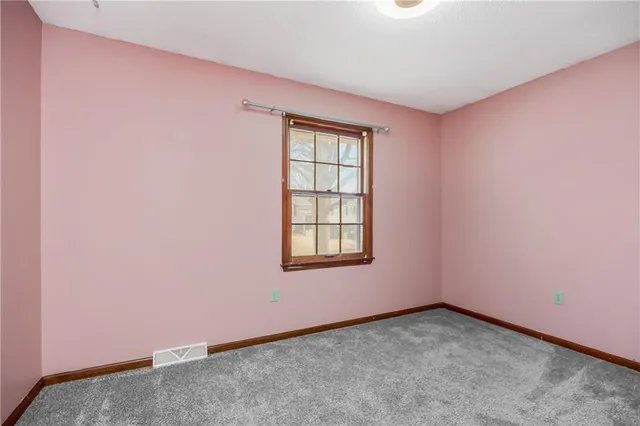 $289,000 | 504 Brookridge Drive, Harrisonville, MO 64701