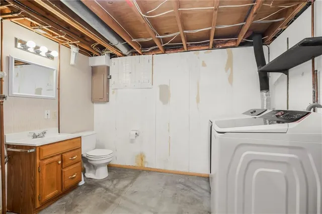 $289,000 | 504 Brookridge Drive, Harrisonville, MO 64701