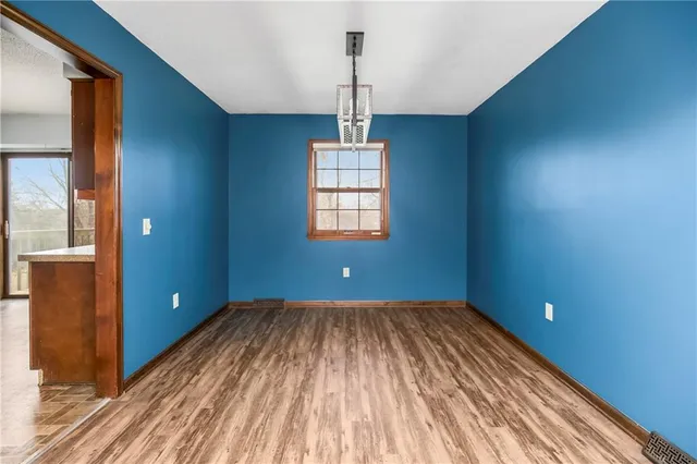 $289,000 | 504 Brookridge Drive, Harrisonville, MO 64701