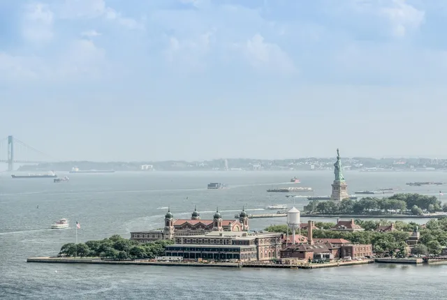 $2,590,000 | 77 Hudson Street, Unit PH 4505, Jersey City, NJ 07302