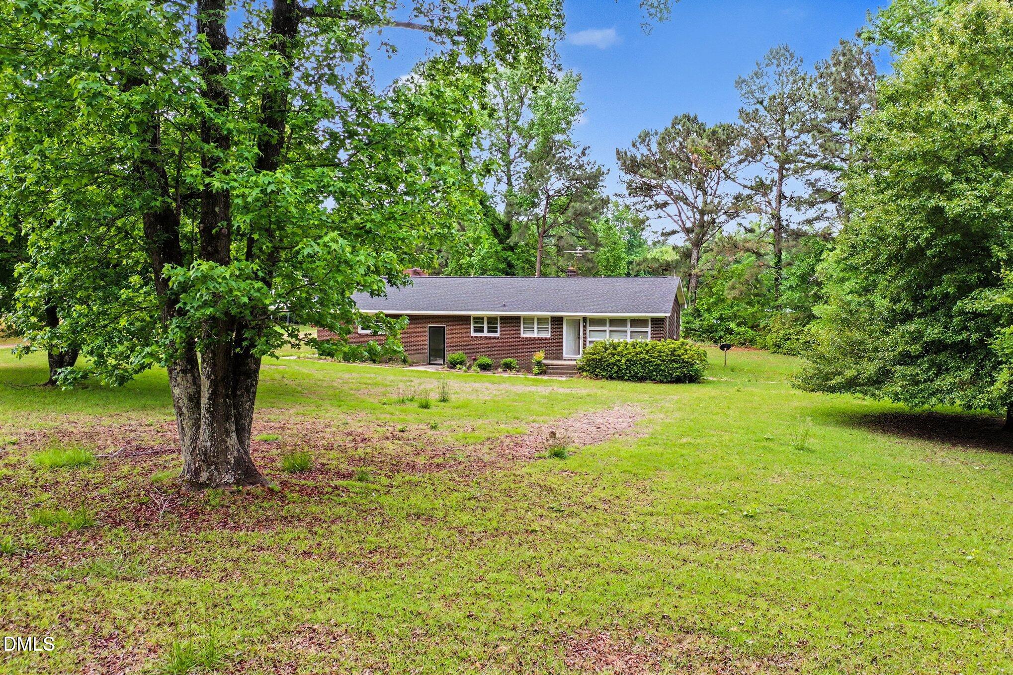 6725 Wimberly Road Willow Spring, NC 27592 - Photo 4 of 29 024_file_8913