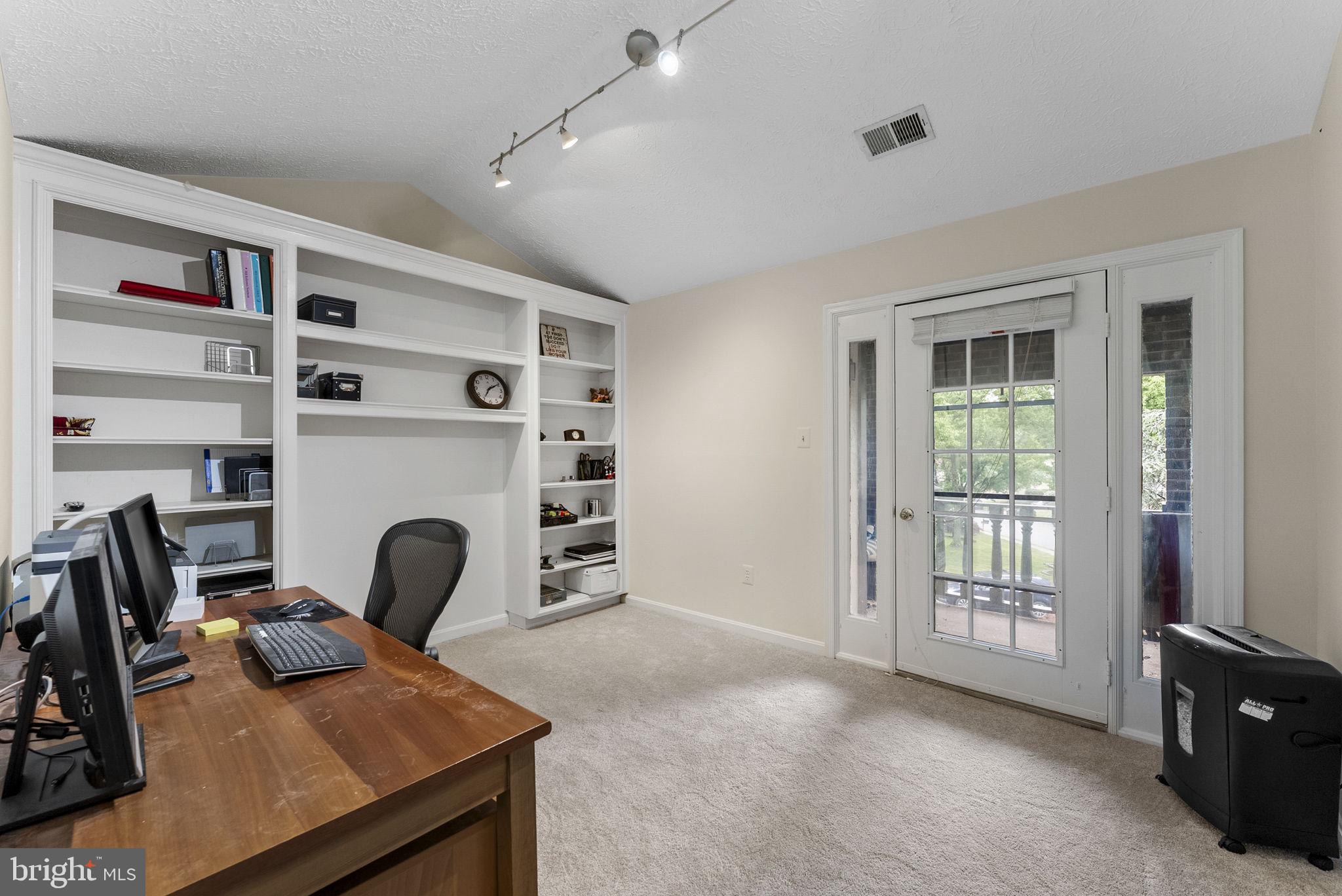 36 Rutherford Circle Sterling, VA 20165 - Photo 45 of 85