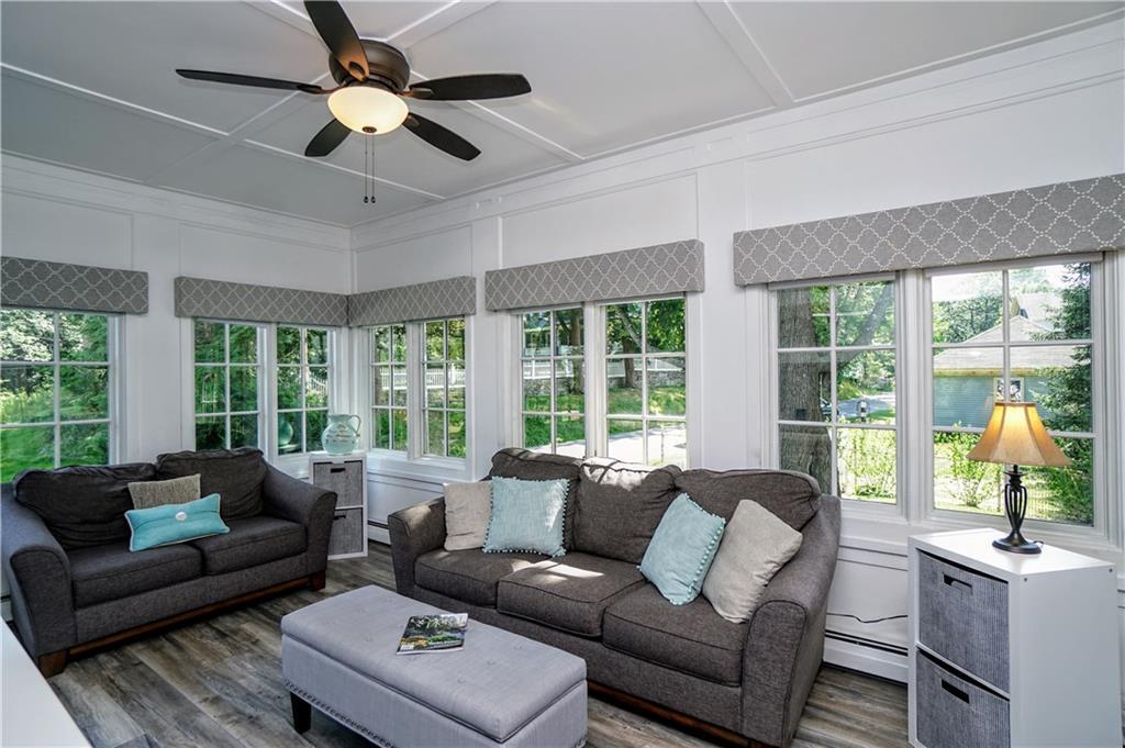 5 Ocean View Road Cape Elizabeth, ME 04107 - Photo 12 of 35 Striking family room with modern...
