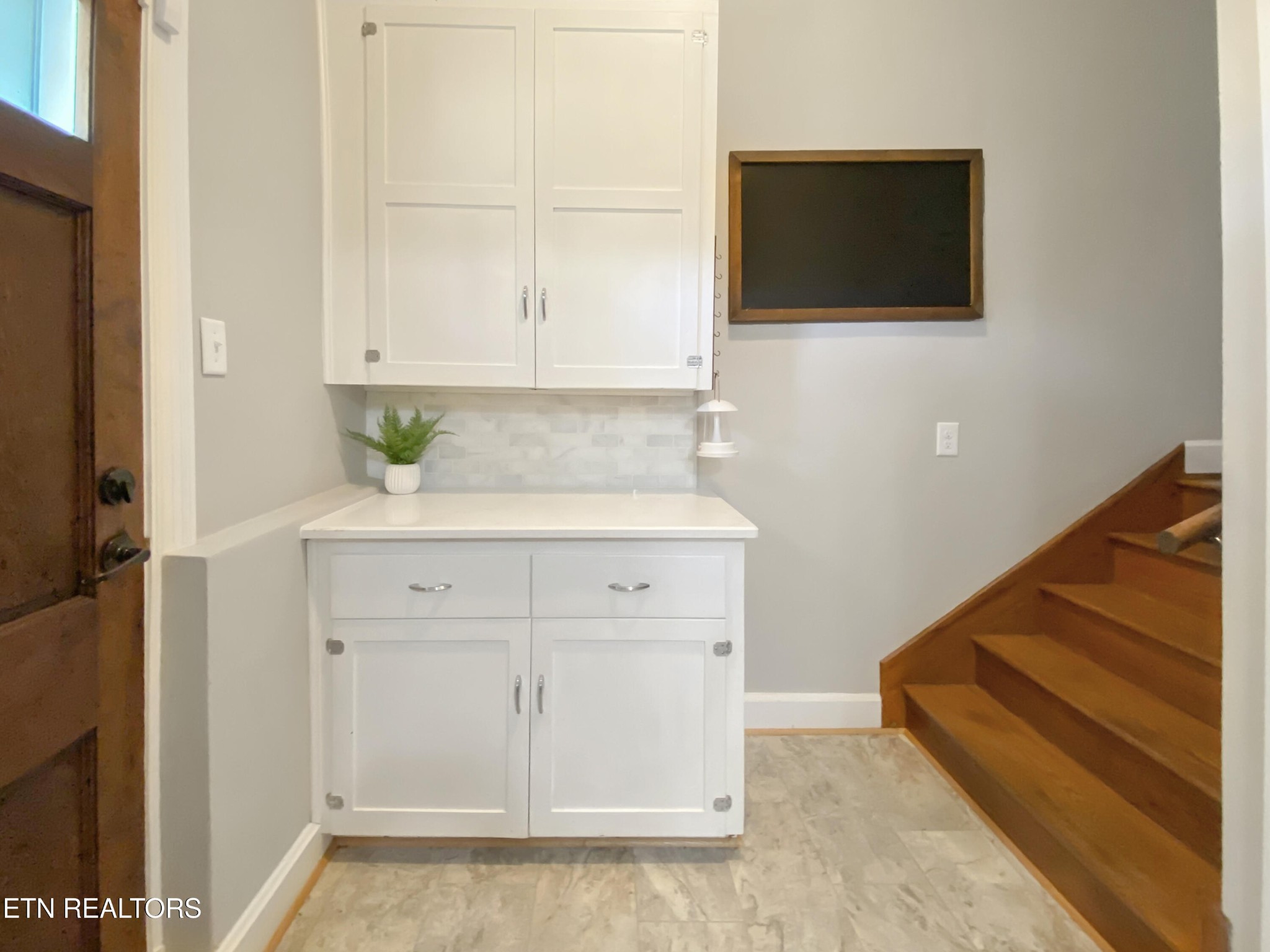 351 Country Club Road La Follette, TN 37766 - Photo 40 of 60 a bathroom with a sink and a mirror