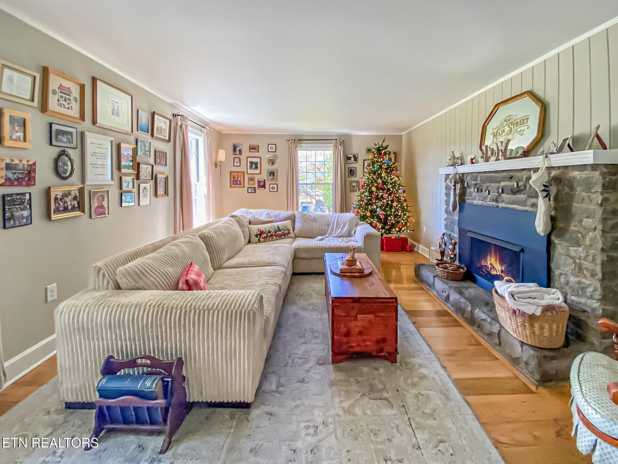 351 Country Club Road La Follette, TN 37766 - Photo 7 of 60 a living room with furniture and a fireplace