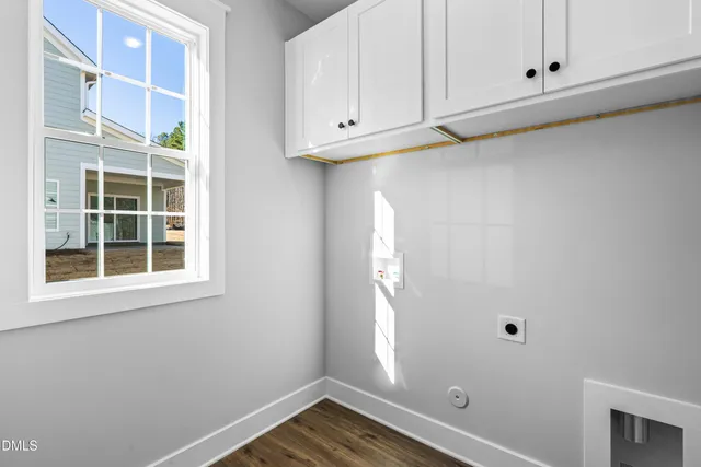 a view of empty room with window