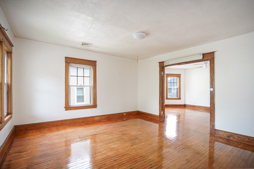 25-27 Virginia Street, Unit 27 Springfield, MA 01108 - Photo 12 of 20