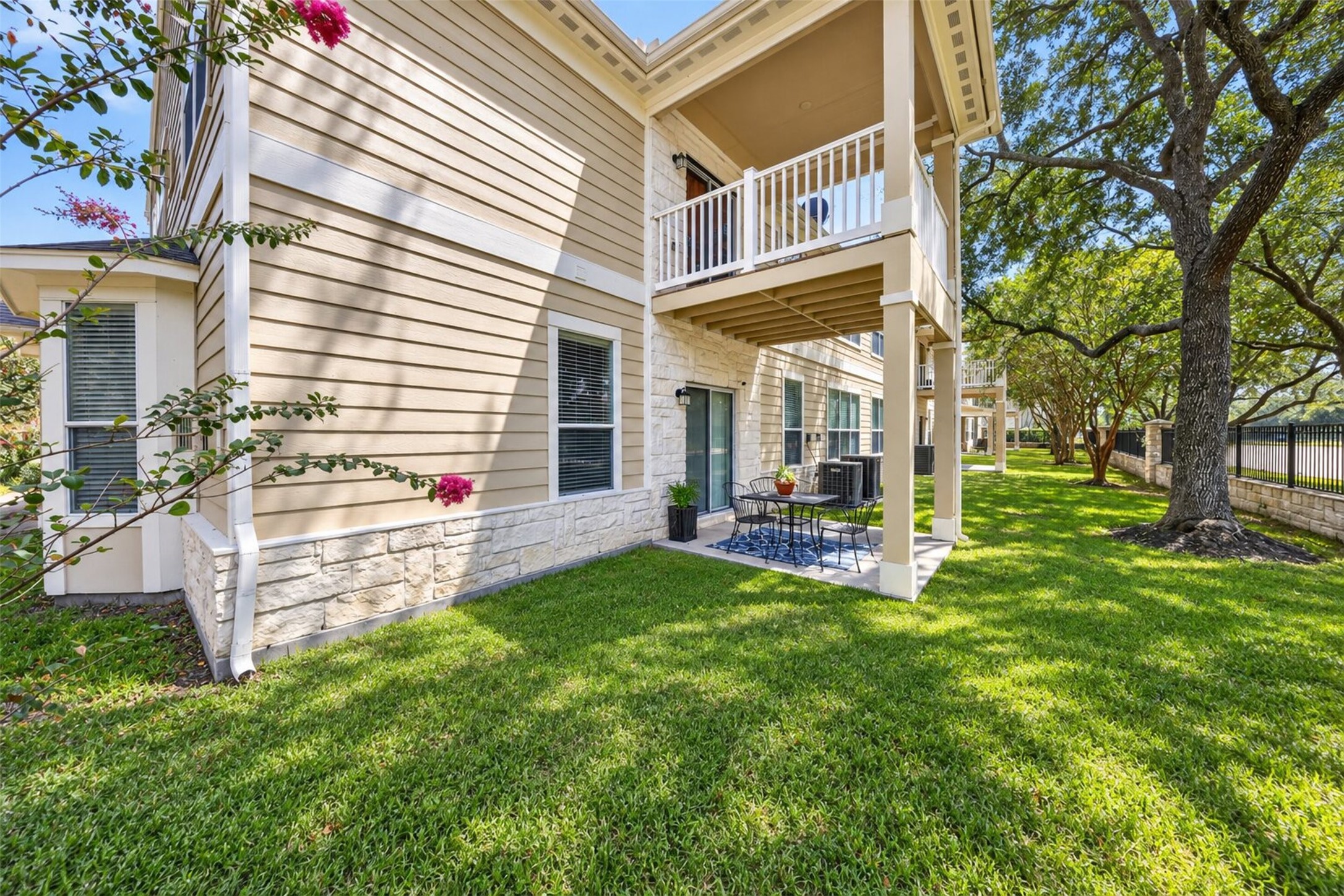 13600 Breton Ridge Street, Unit 17D Houston, TX 77070 - Photo 17 of 20 Gallery Image 17