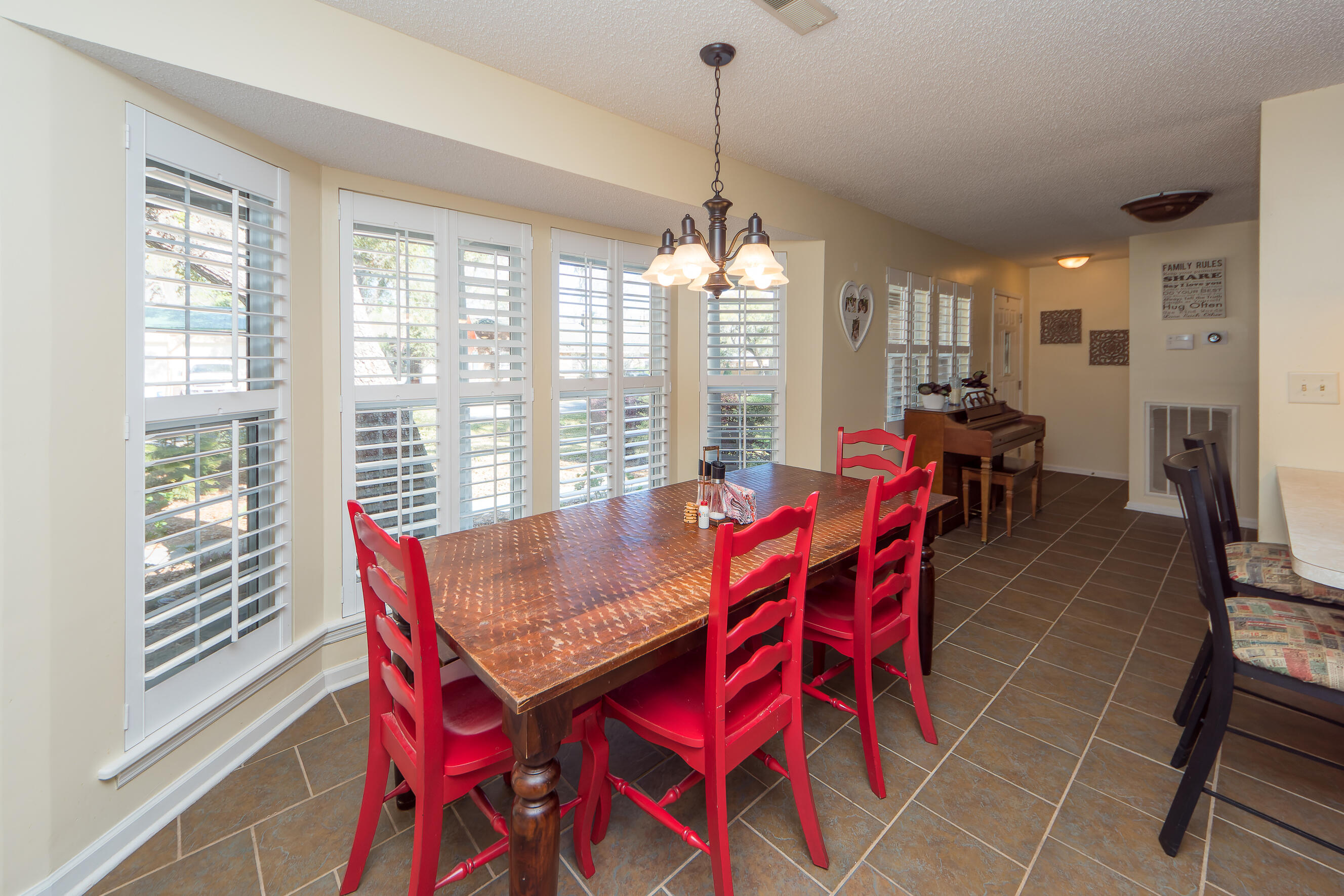 1718 Wilson Road Moncks Corner, SC 29461 - Photo 15 of 47 032122 028 dining