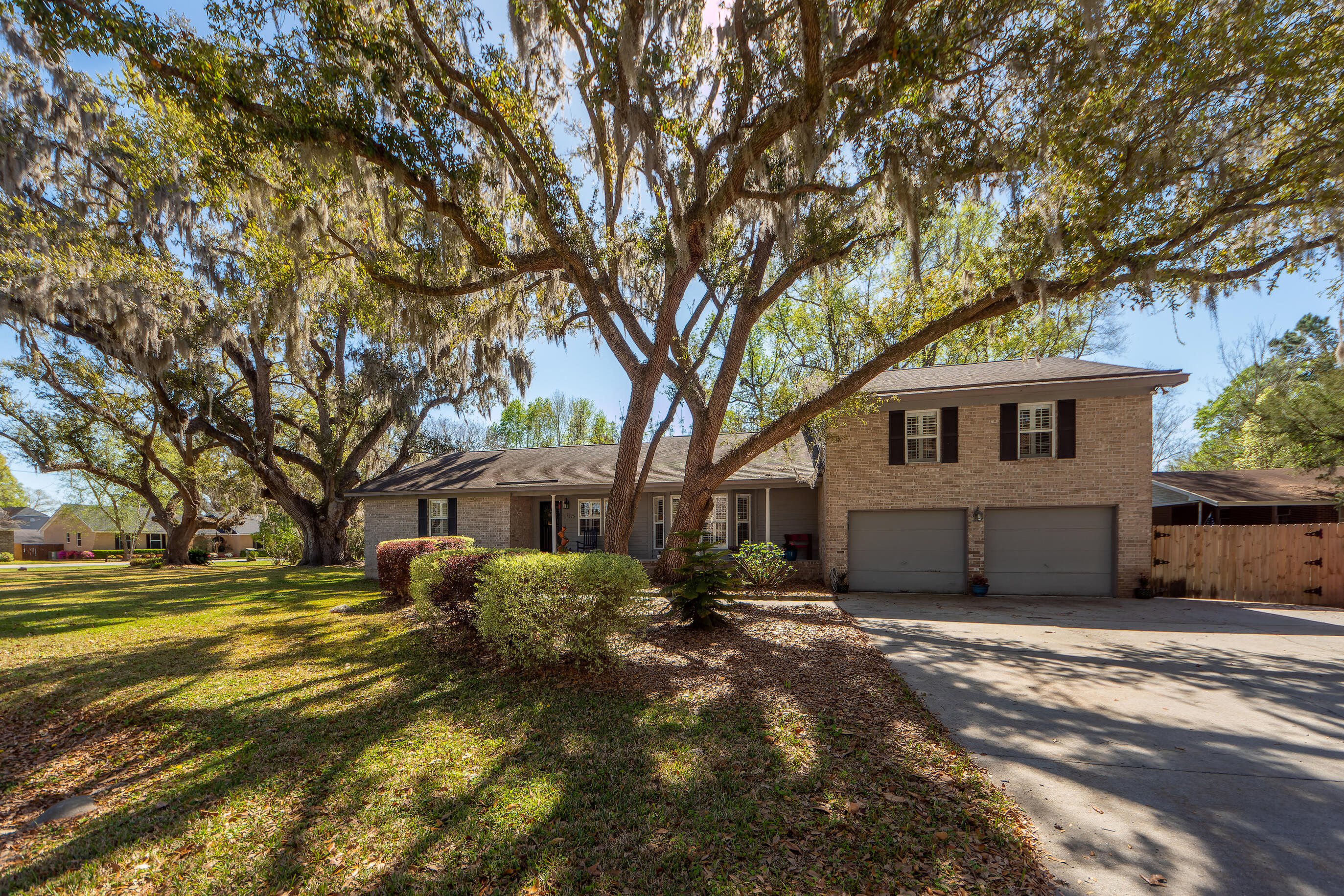 1718 Wilson Road Moncks Corner, SC 29461 - Photo 2 of 47 032122 047 front yard