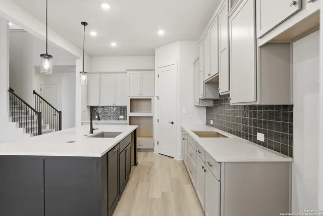 $489,900 | 219 Hillside Park, San Antonio, TX 78253