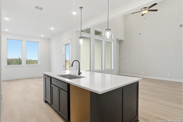 $489,900 | 219 Hillside Park, San Antonio, TX 78253