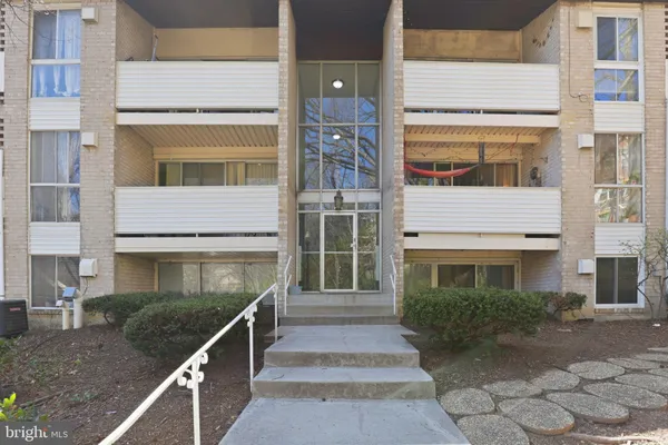 $300,000 | 5616 Bismach Drive, Unit 101, Alexandria, VA 22312