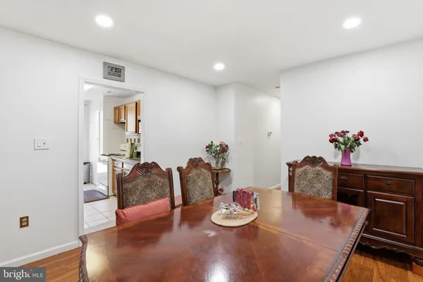 $300,000 | 5616 Bismach Drive, Unit 101, Alexandria, VA 22312