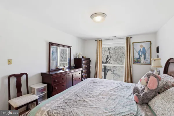 $300,000 | 5616 Bismach Drive, Unit 101, Alexandria, VA 22312