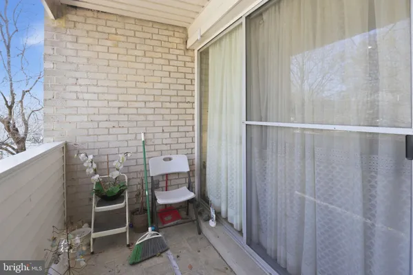 $300,000 | 5616 Bismach Drive, Unit 101, Alexandria, VA 22312