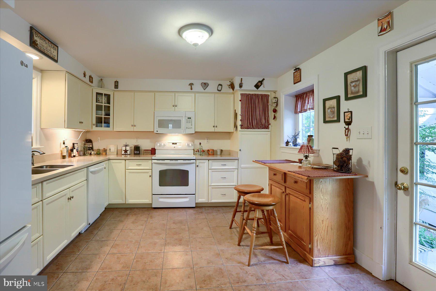 606 Pine Road Palmyra, PA 17078 - Photo 12 of 79