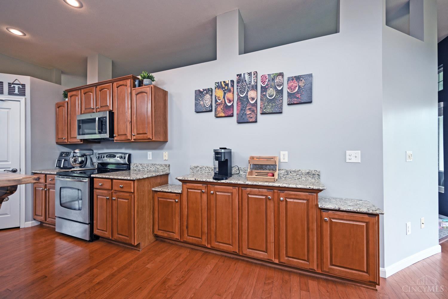 7302 Bridge Point Drive Cincinnati, OH 45248 - Photo 12 of 42