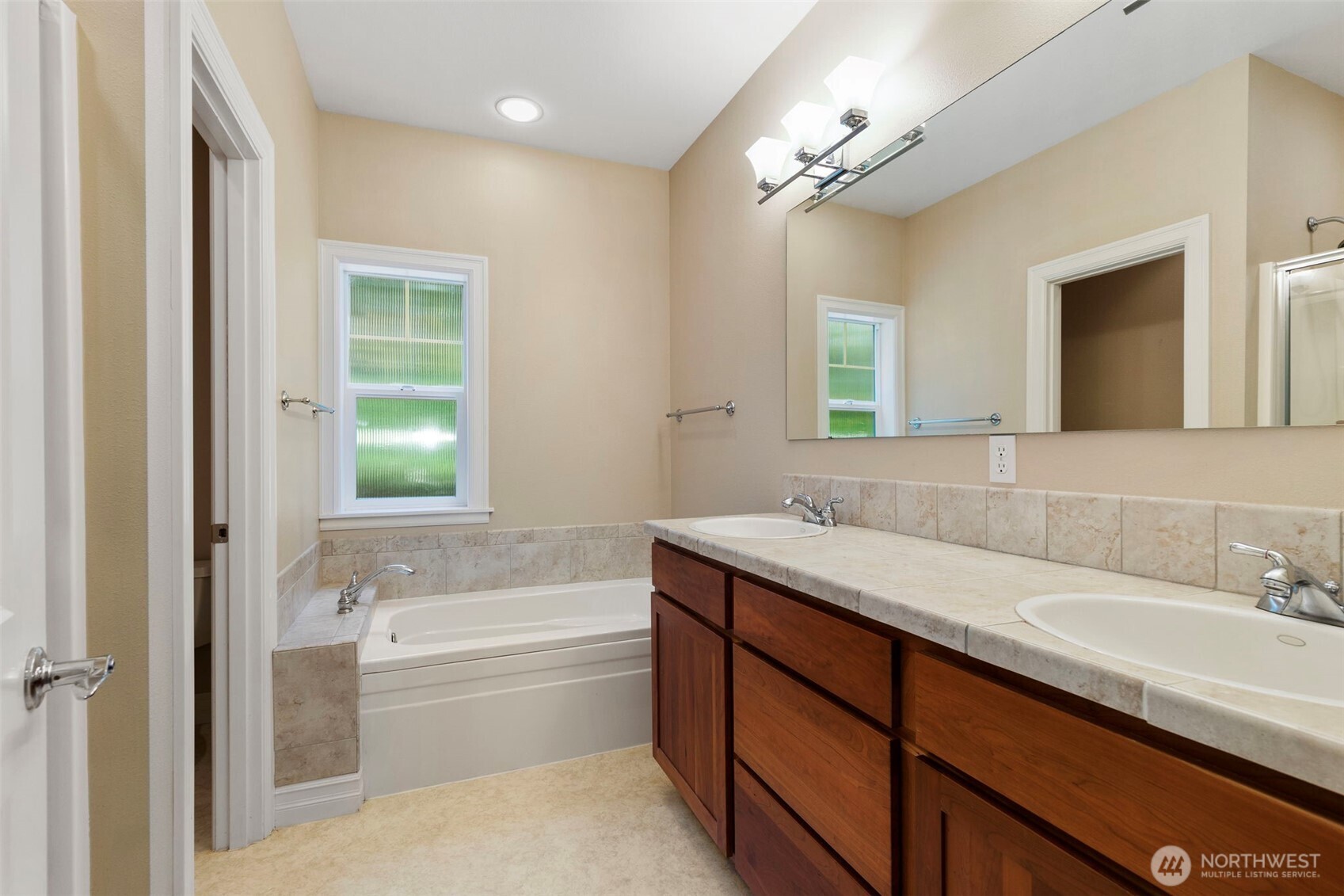 2219 Northeast Riddell Road Bremerton, WA 98310 - Photo 30 of 40 Gallery Image 30