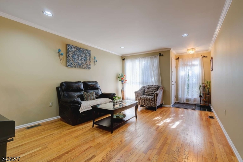 115 Constitution Way Bernards, NJ 07920 - Photo 4 of 31