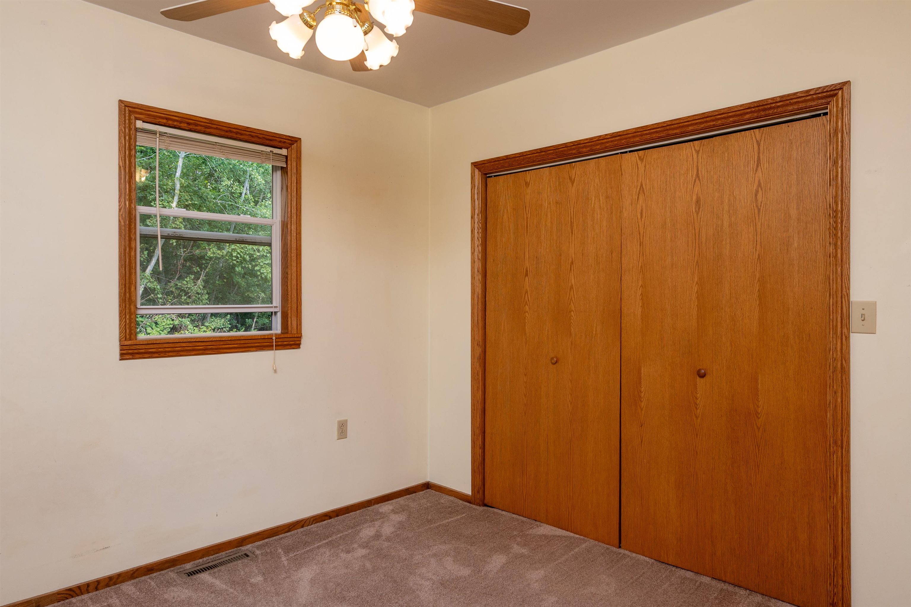 4370 North Eastman Road Midland, MI 48642 - Photo 4 of 51