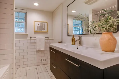 $515,000 | 9004 Sweetwater Drive, Dallas, TX 75228