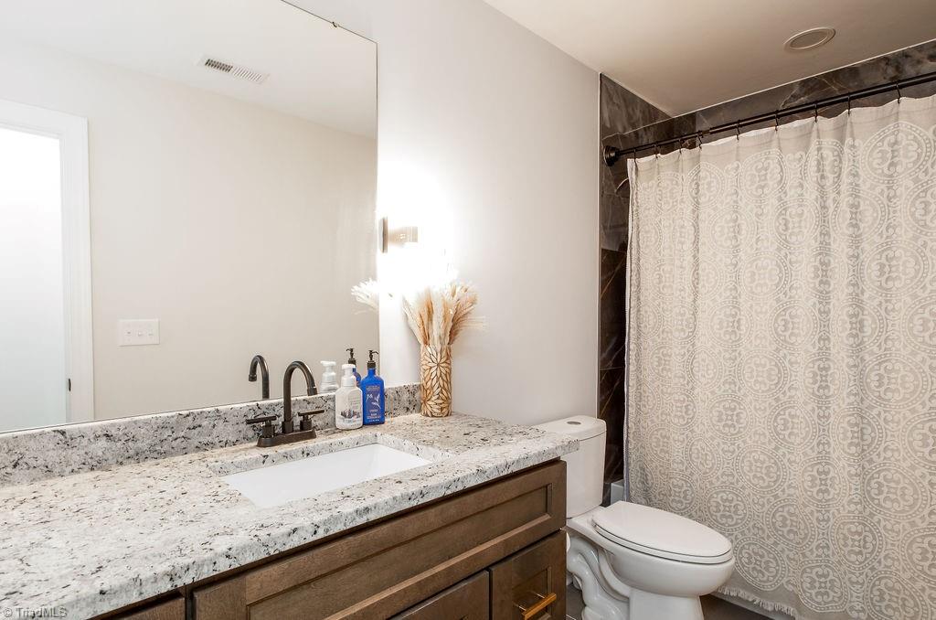 255 Back Creek Road Asheboro, NC 27205 - Photo 12 of 23 Guest Bathroom