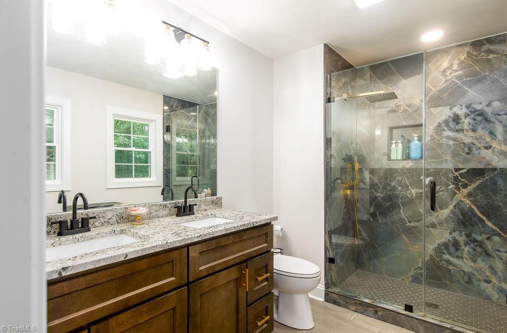 255 Back Creek Road Asheboro, NC 27205 - Photo 16 of 23 Primary Bathroom